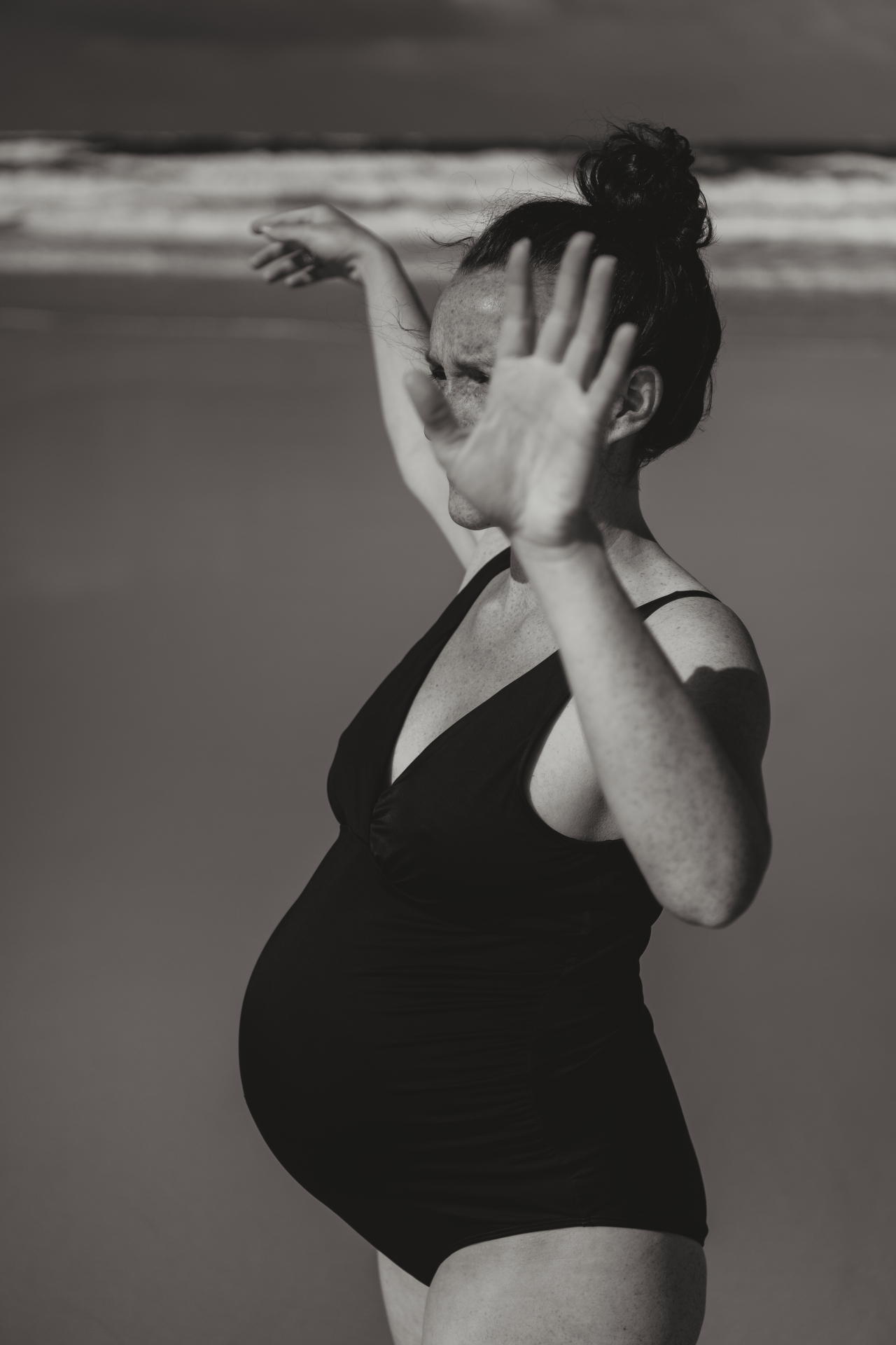 Shooting maternité artistique en studio à Gujan-Mestras